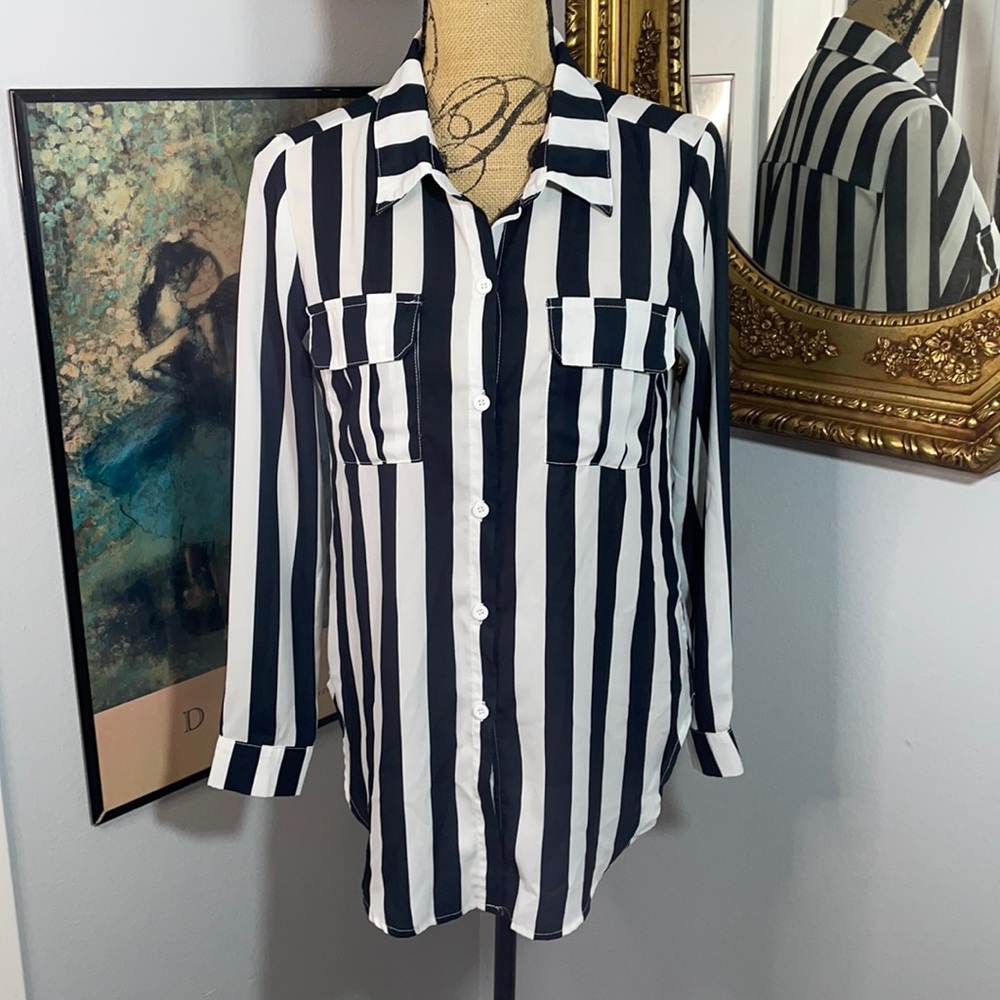 White and Black Button Down Long Sleeve Shirt Size S